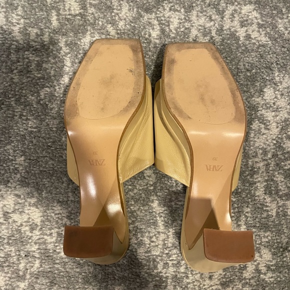 Zara mules in cream color size 39 which is US Womens size 8. - Picture 4 of 5